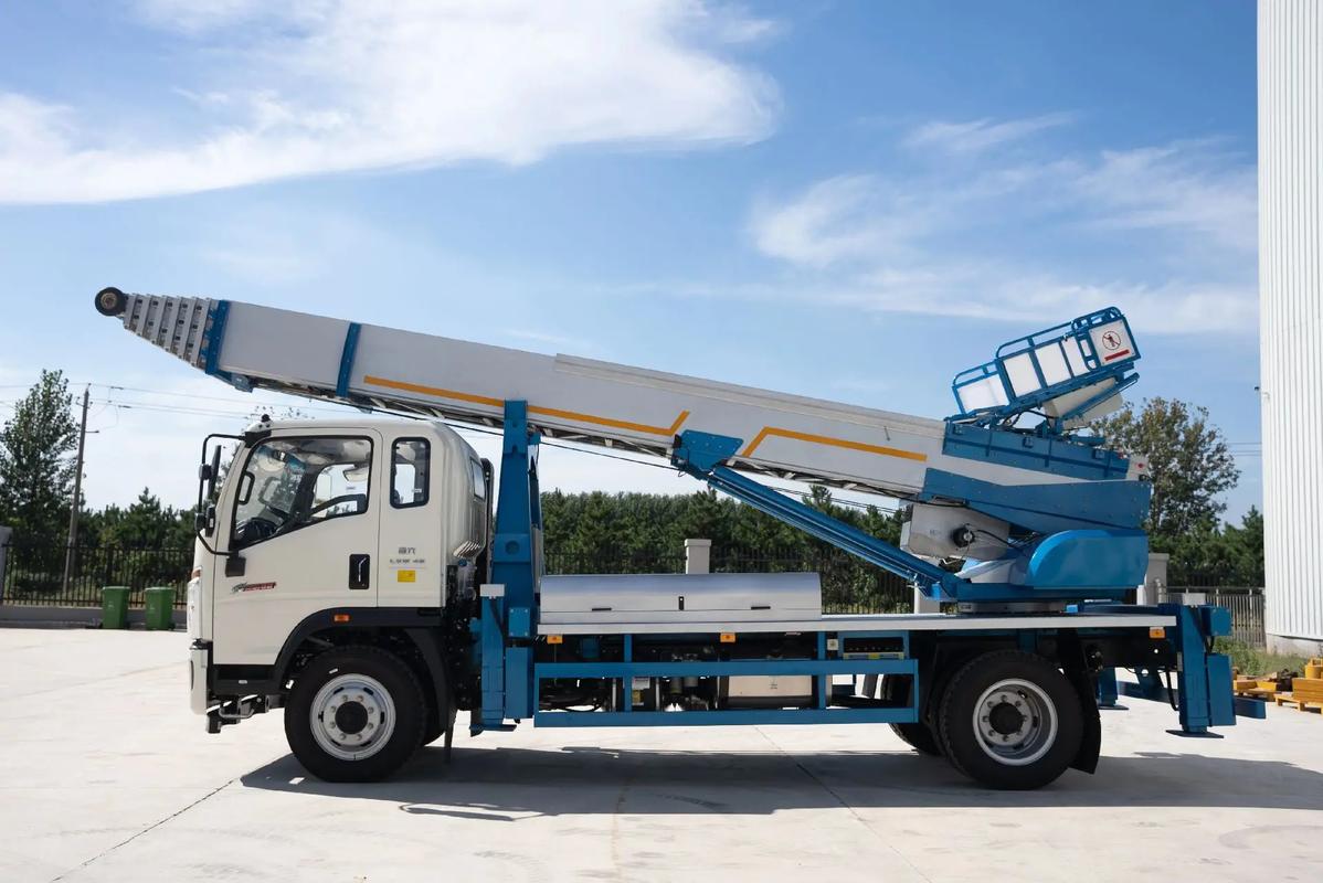 海兴县云梯上料车租赁费用