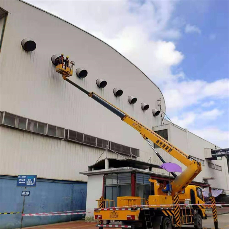 海兴县高空作业车出租服务：专业广告牌安装解决方案