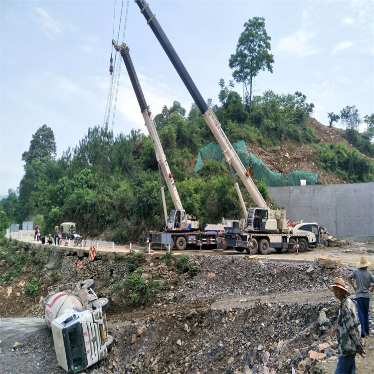 海兴县汽车掉沟里叫吊车救援要多少钱
